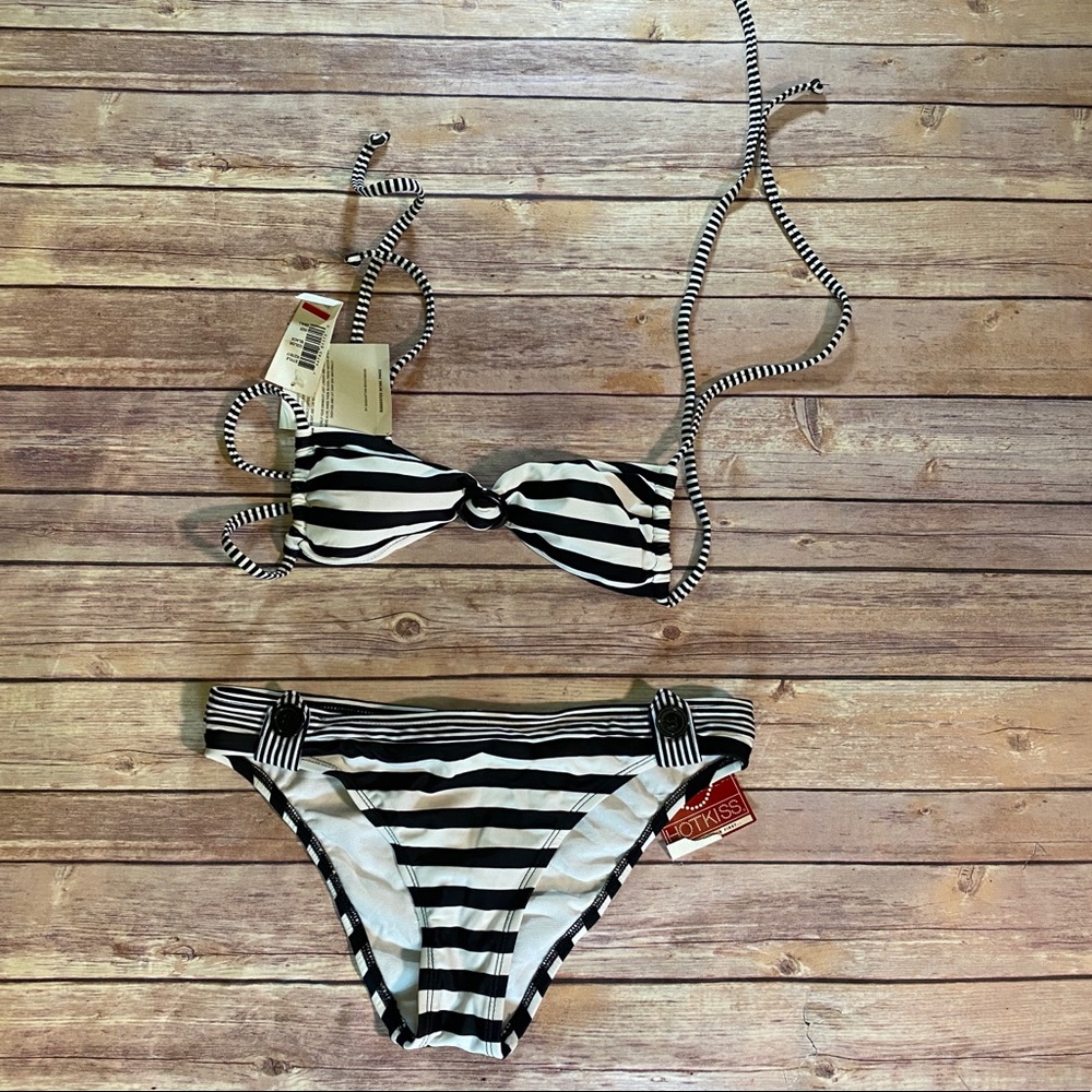 HOT KISS Black and White bikini swimsuit size Small/Large